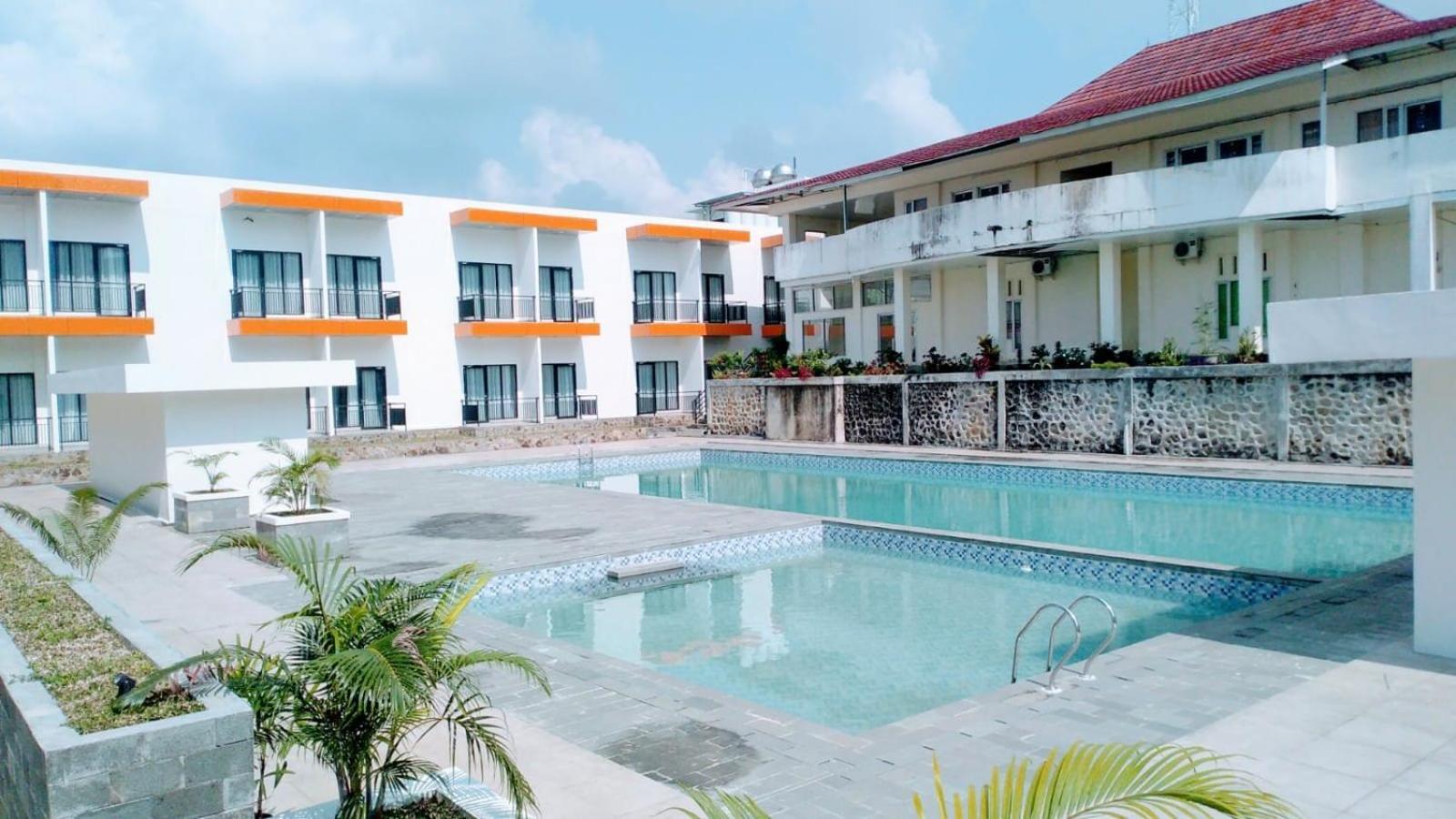 Hotel Graha Serasan Seandanan Banding Agung Exteriér fotografie